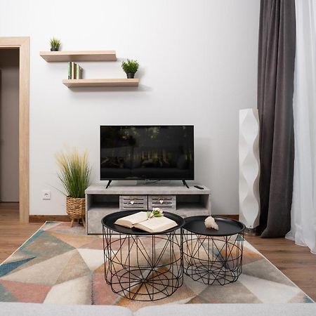 Lazdyneliu Vingis, Free Underground Parking, Long Stays Welcome VNO Eksteriør billede